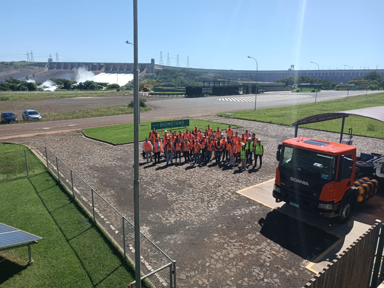 Leia mais sobre o artigo Visitas Técnicas: participantes do 5º FSBBB conhecem funcionamento de unidades de produção de biogás